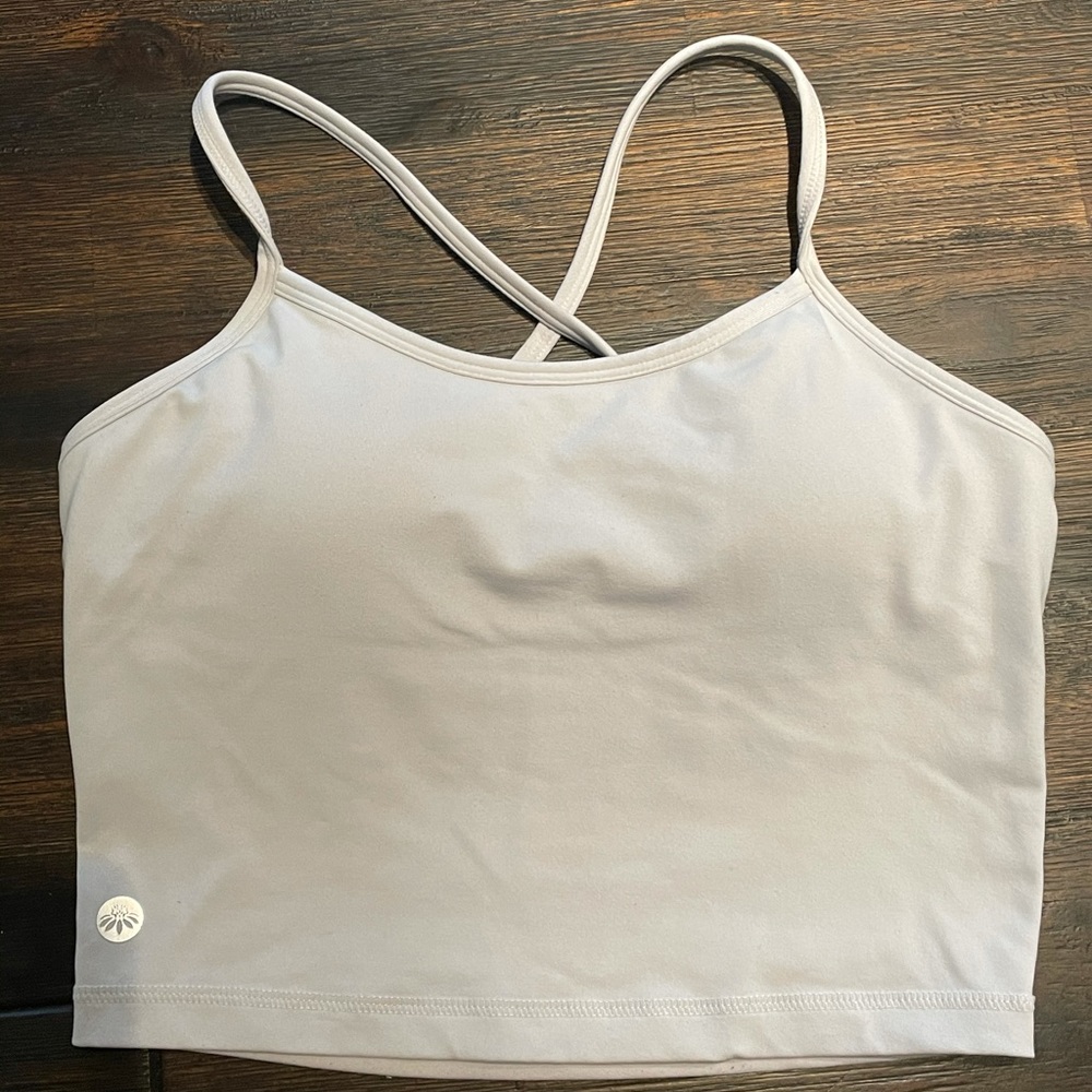 White Ava crop- Senita athletics- small